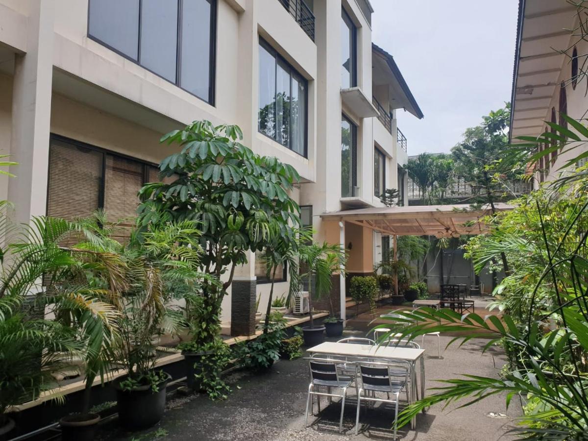 Arimbi Pejaten Suites Jacarta Exterior foto