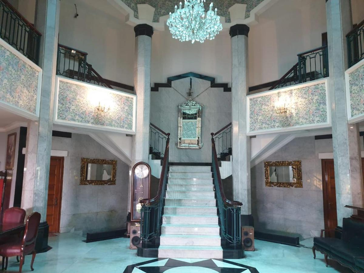 Arimbi Pejaten Suites Jacarta Exterior foto