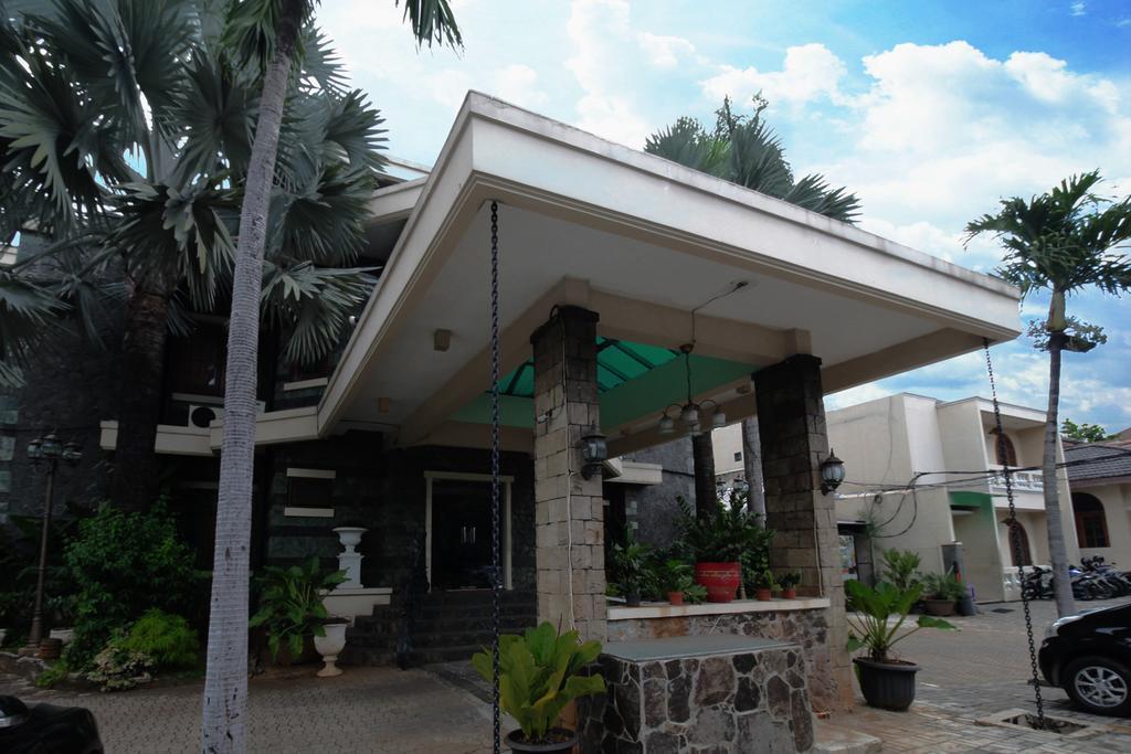 Arimbi Pejaten Suites Jacarta Exterior foto