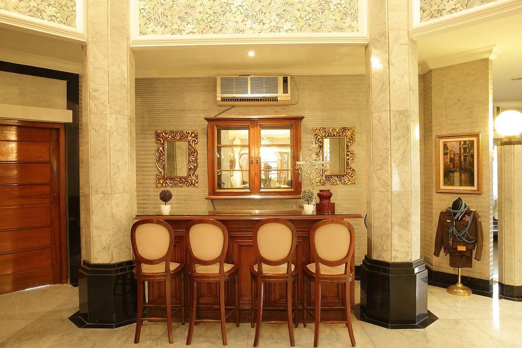 Arimbi Pejaten Suites Jacarta Exterior foto