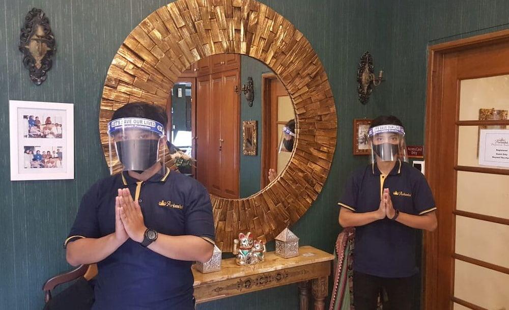 Arimbi Pejaten Suites Jacarta Exterior foto