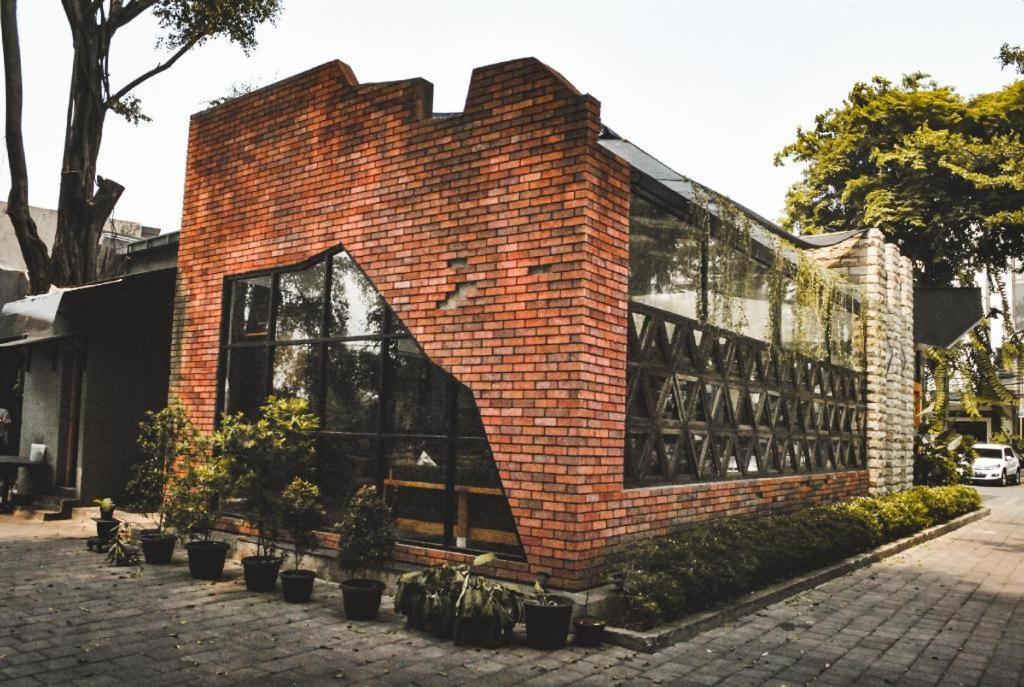 Arimbi Pejaten Suites Jacarta Exterior foto