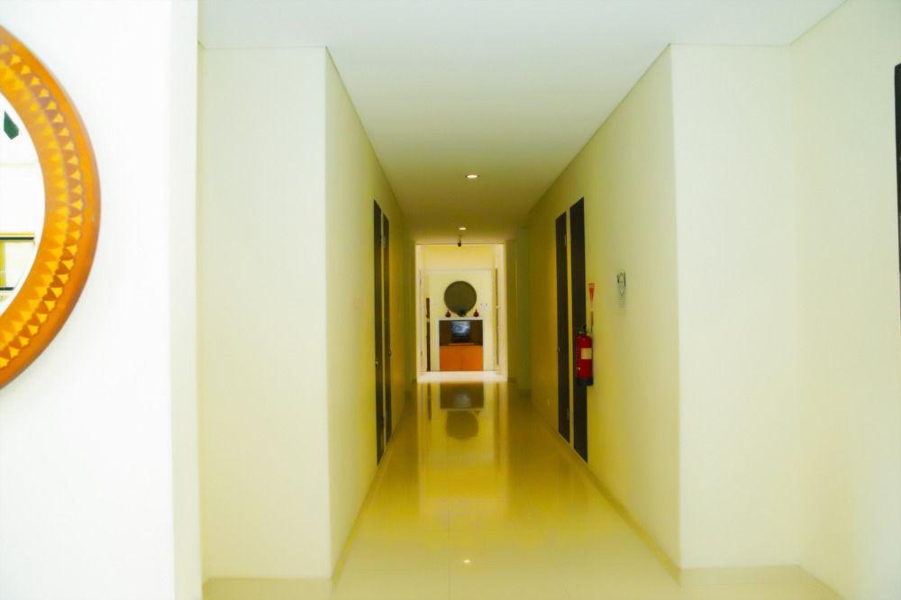 Arimbi Pejaten Suites Jacarta Exterior foto