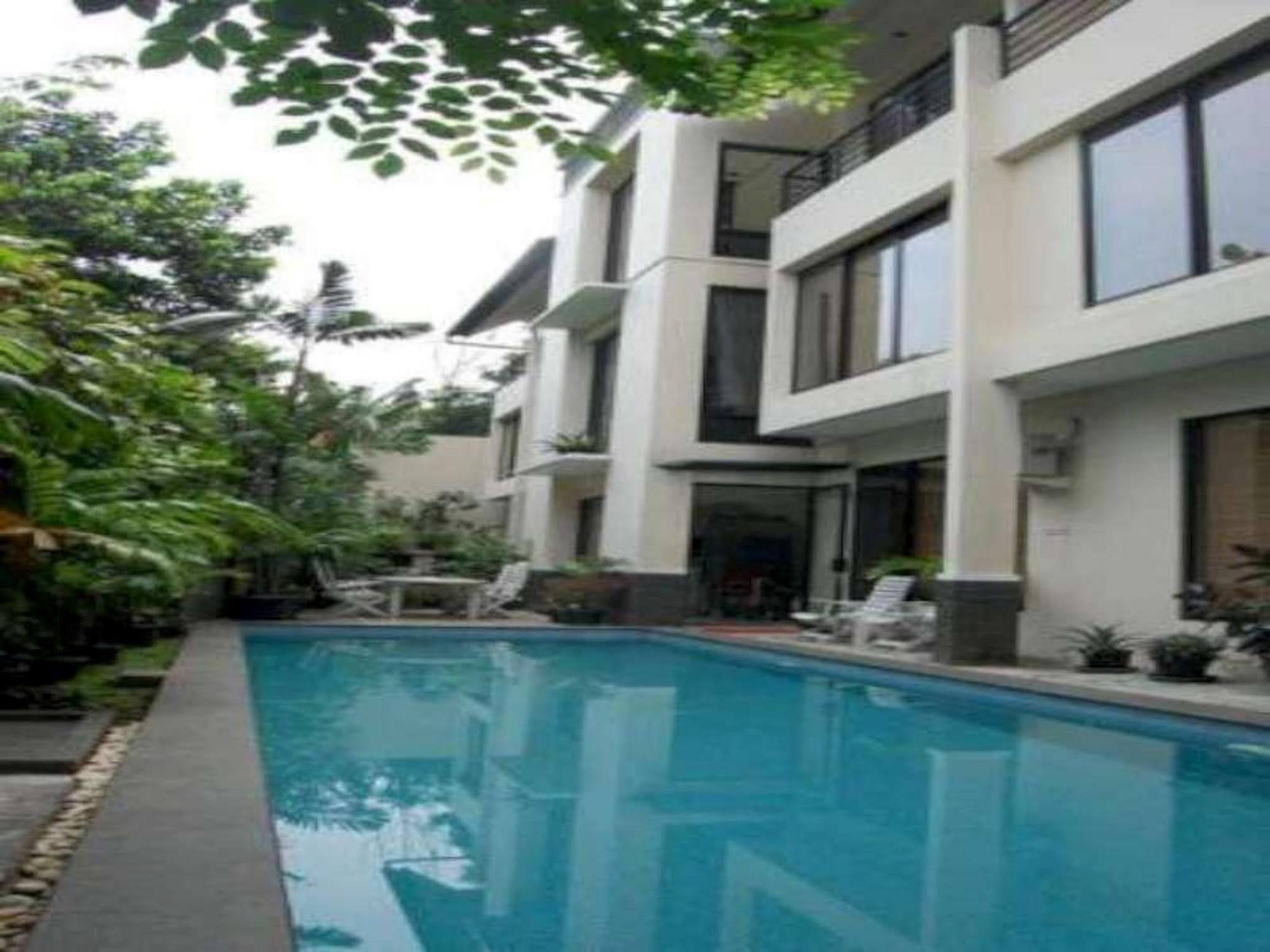 Arimbi Pejaten Suites Jacarta Exterior foto