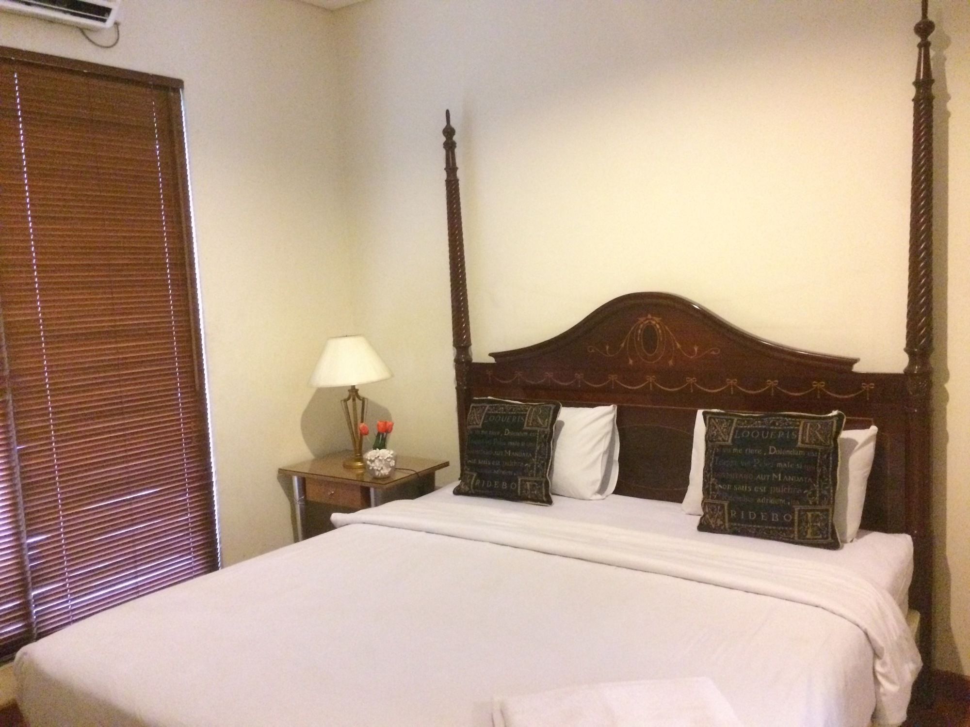 Arimbi Pejaten Suites Jacarta Exterior foto