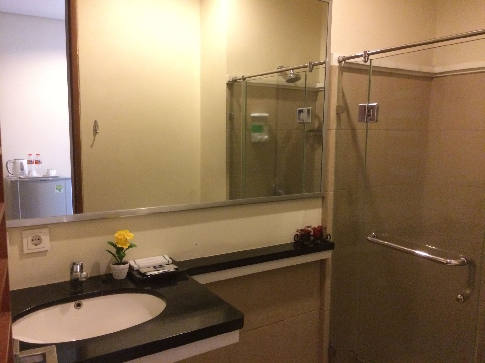 Arimbi Pejaten Suites Jacarta Exterior foto