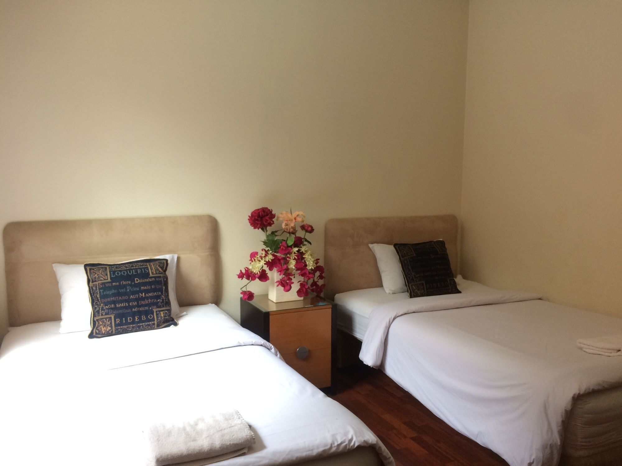 Arimbi Pejaten Suites Jacarta Exterior foto